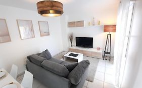 Joli T2 De 50 M2 En Centre Ville Avec Garage
